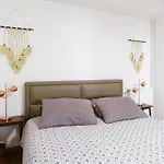 Bright And Airy 1Bd Apartment Quartier De La Gare